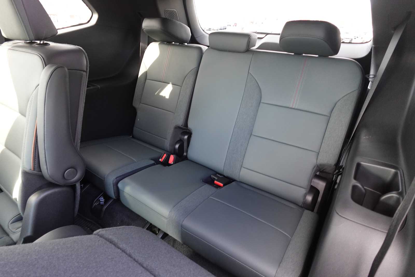 2026 GMC Acadia AT4 - Photo 25