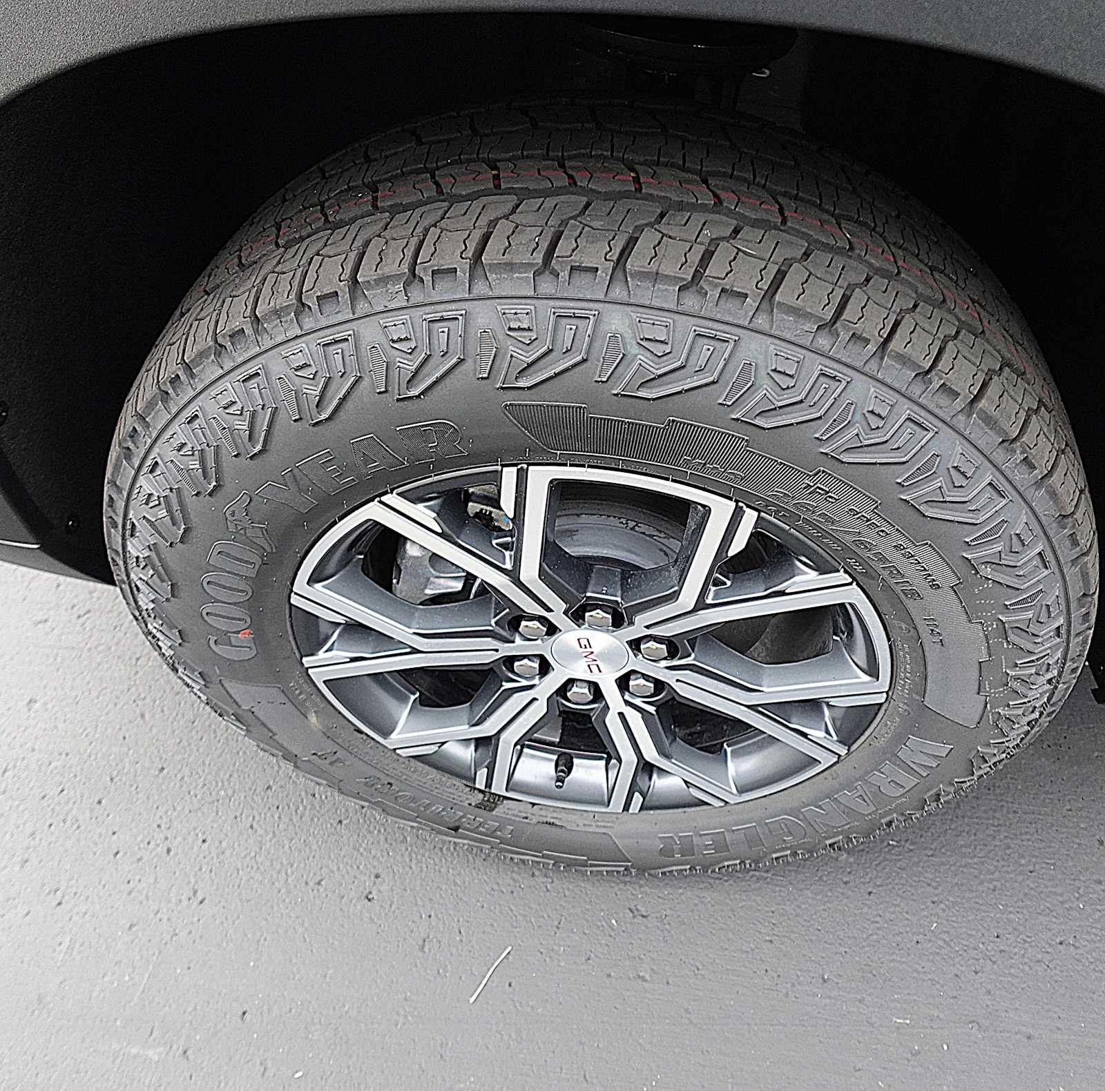 2026 GMC Acadia AT4 - Photo 37