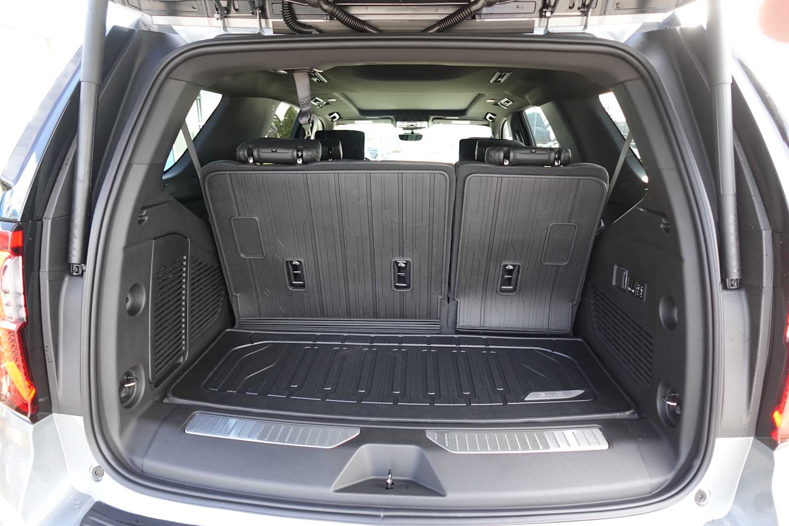 2026 GMC Yukon Denali - Photo 30