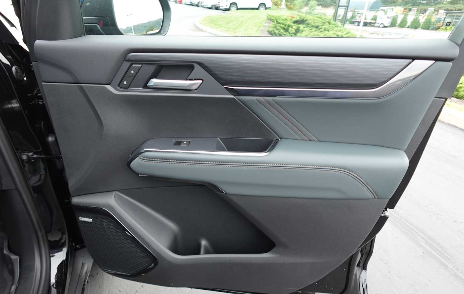 2026 GMC Acadia AT4 - Photo 31