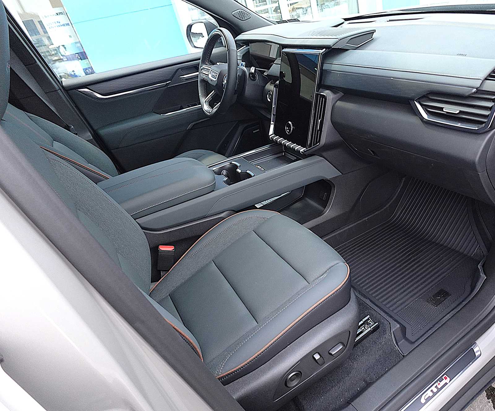 2026 GMC Acadia AT4 - Photo 31