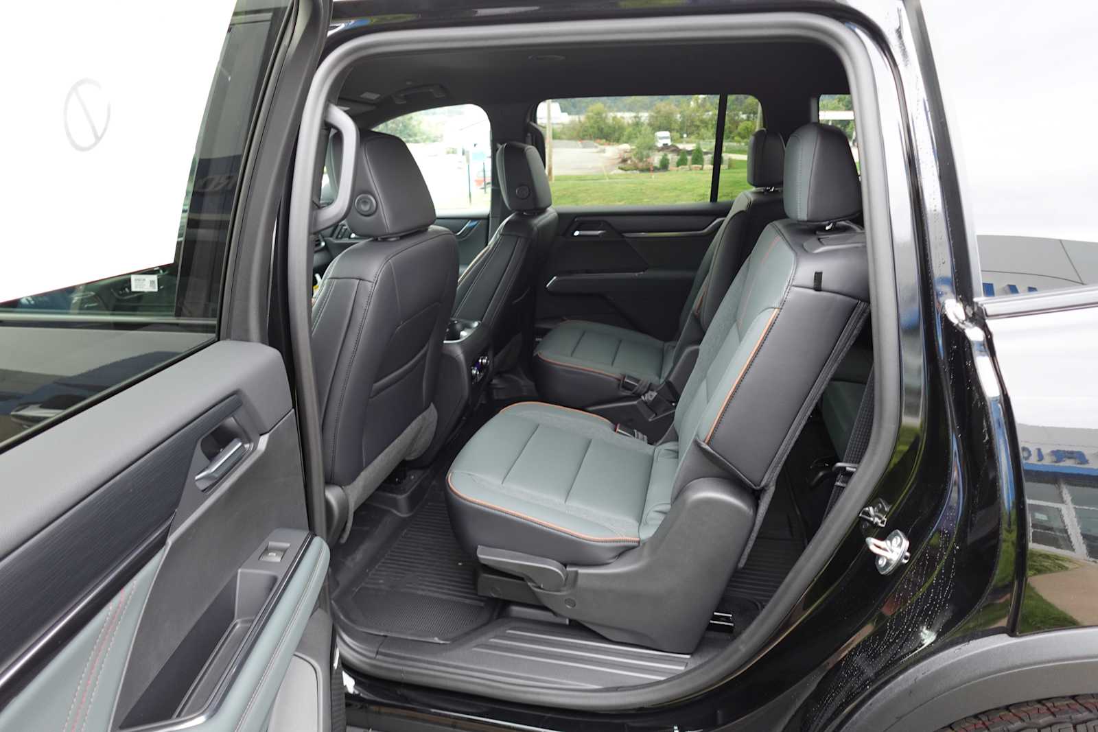 2026 GMC Acadia AT4 - Photo 28