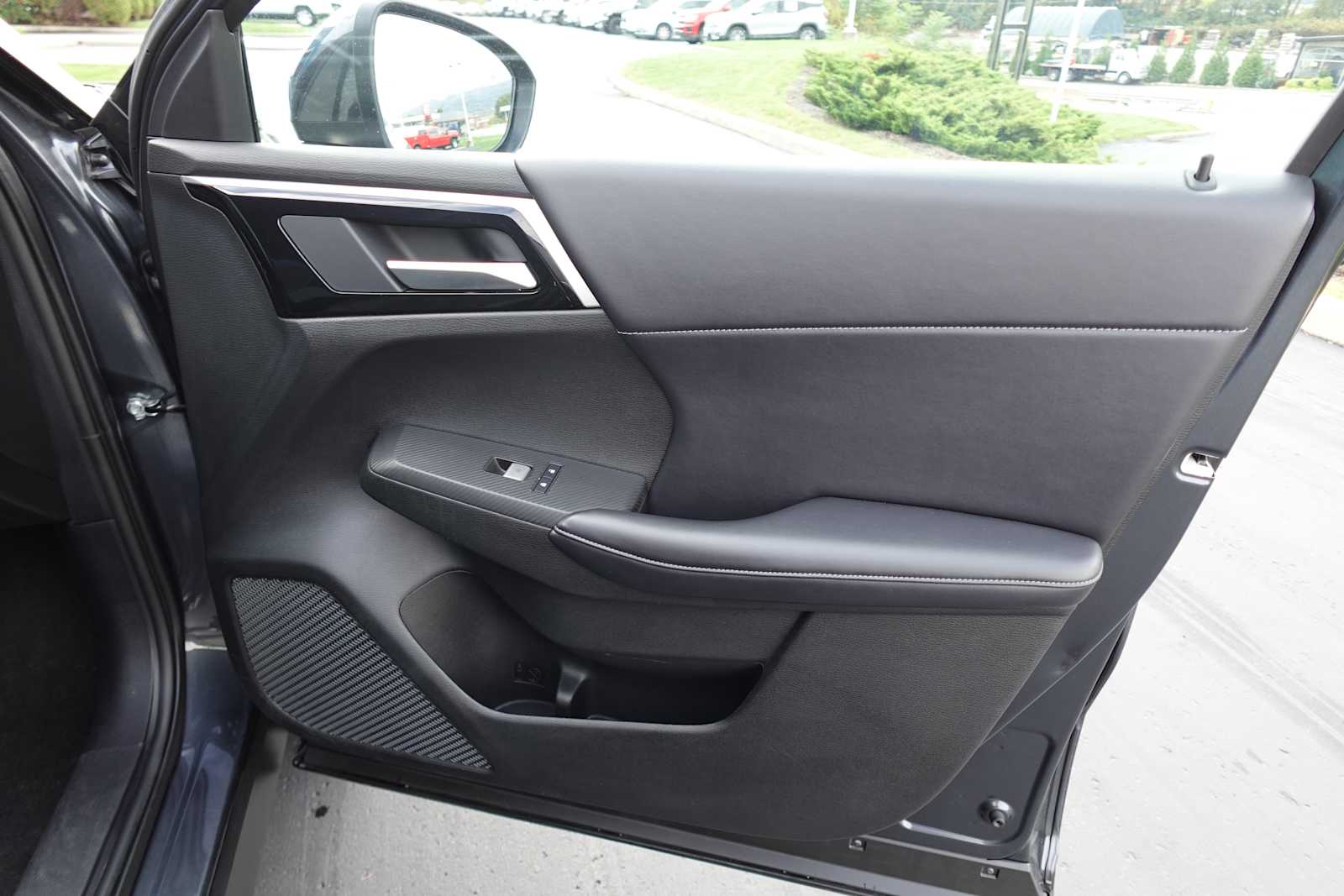 2024 Mitsubishi Outlander SE - Photo 28