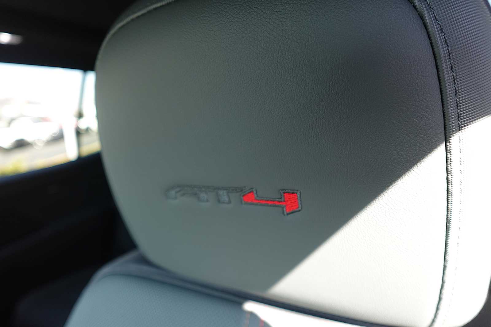2025 GMC Acadia AT4 - Photo 16