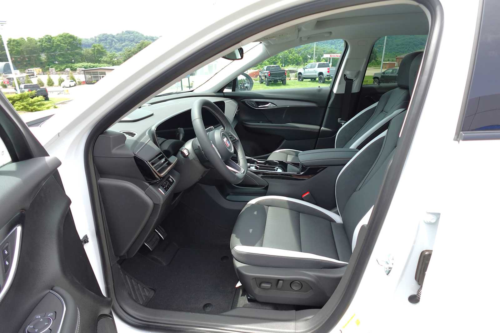 2026 Buick Envision Sport Touring - Photo 13