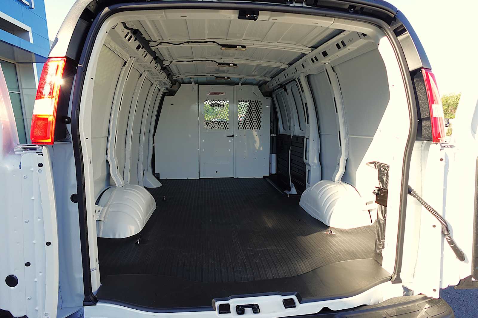 2026 GMC Savana Cargo Work Van - Photo 23