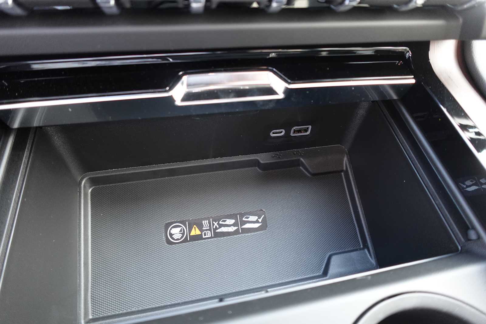 2026 GMC Yukon Denali - Photo 21