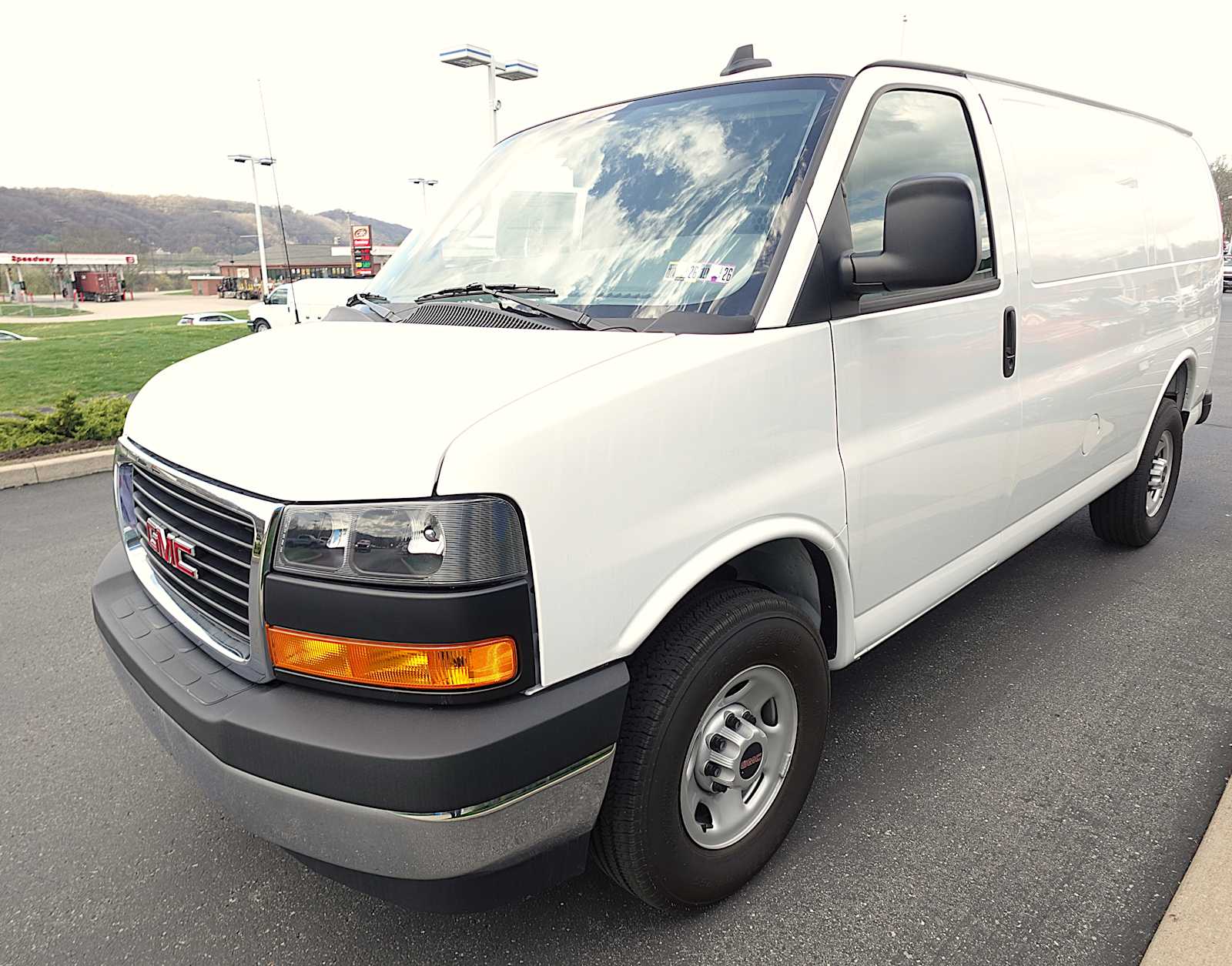 2025 GMC Savana Cargo Work Van - Photo 7