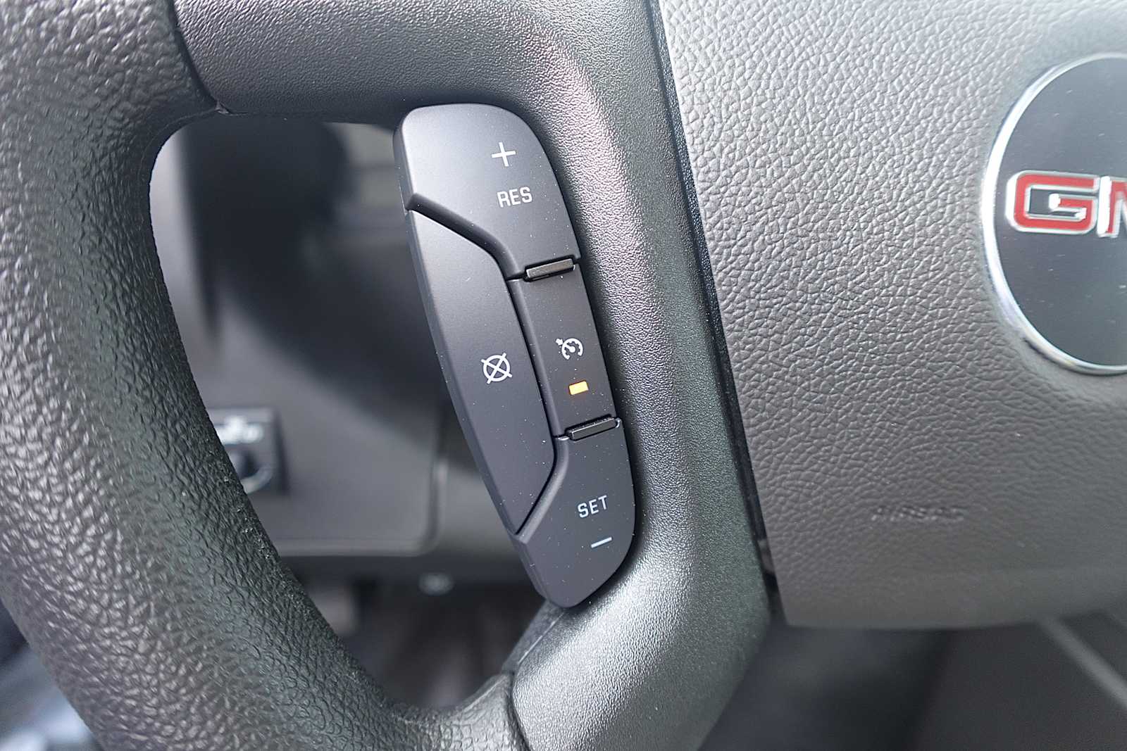 2025 GMC Savana Cargo Work Van - Photo 13