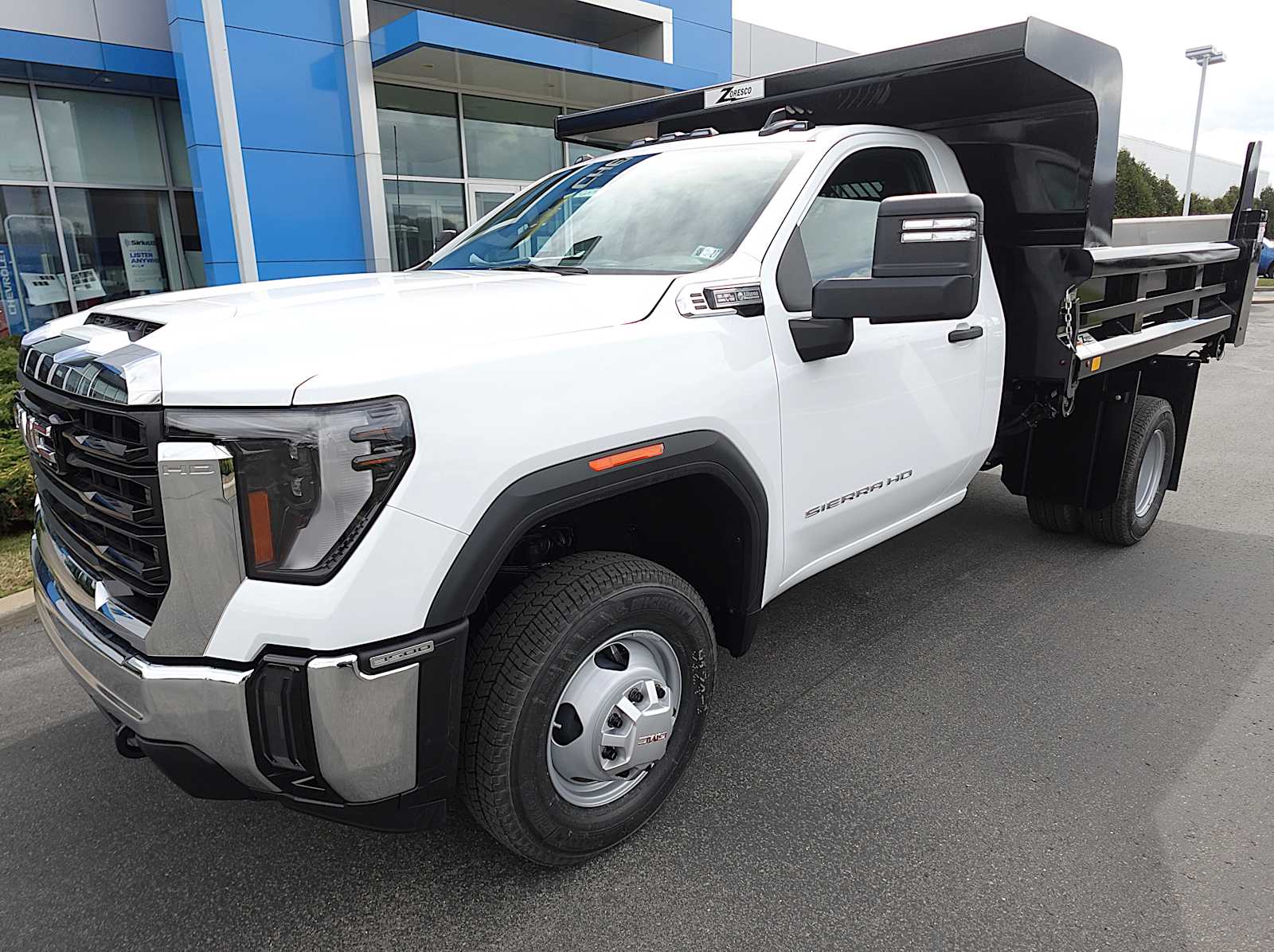 2026 GMC Sierra 3500 Chassis Cab Pro - Photo 3
