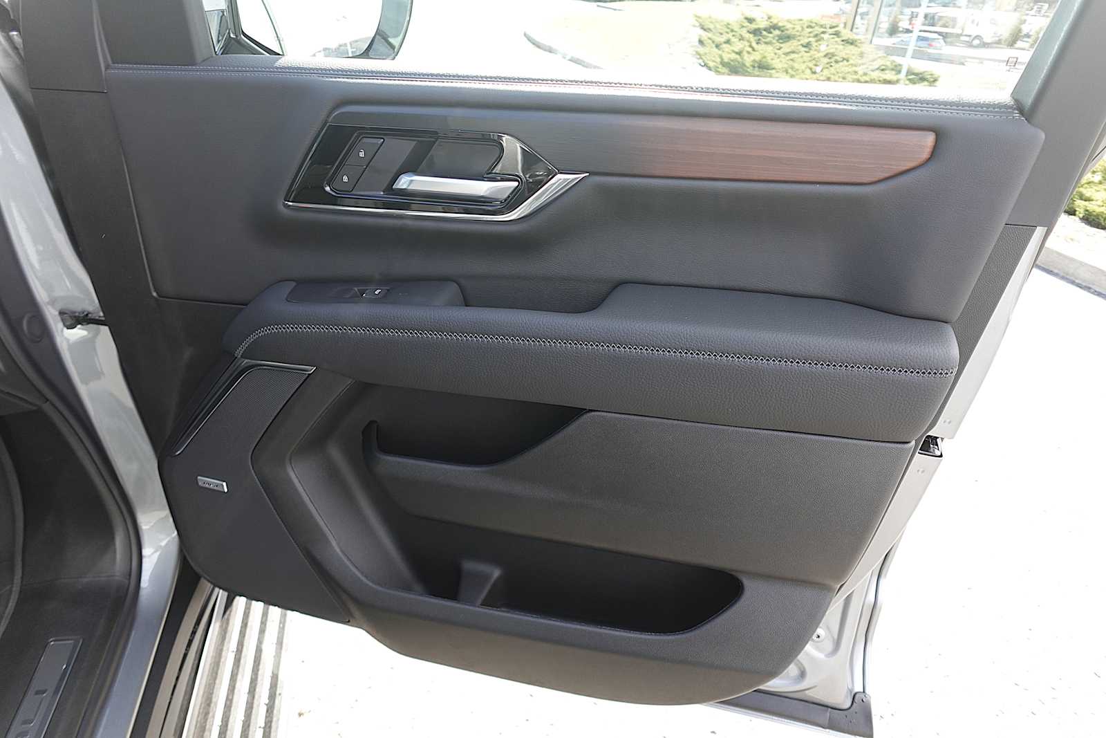 2026 GMC Yukon Denali - Photo 31