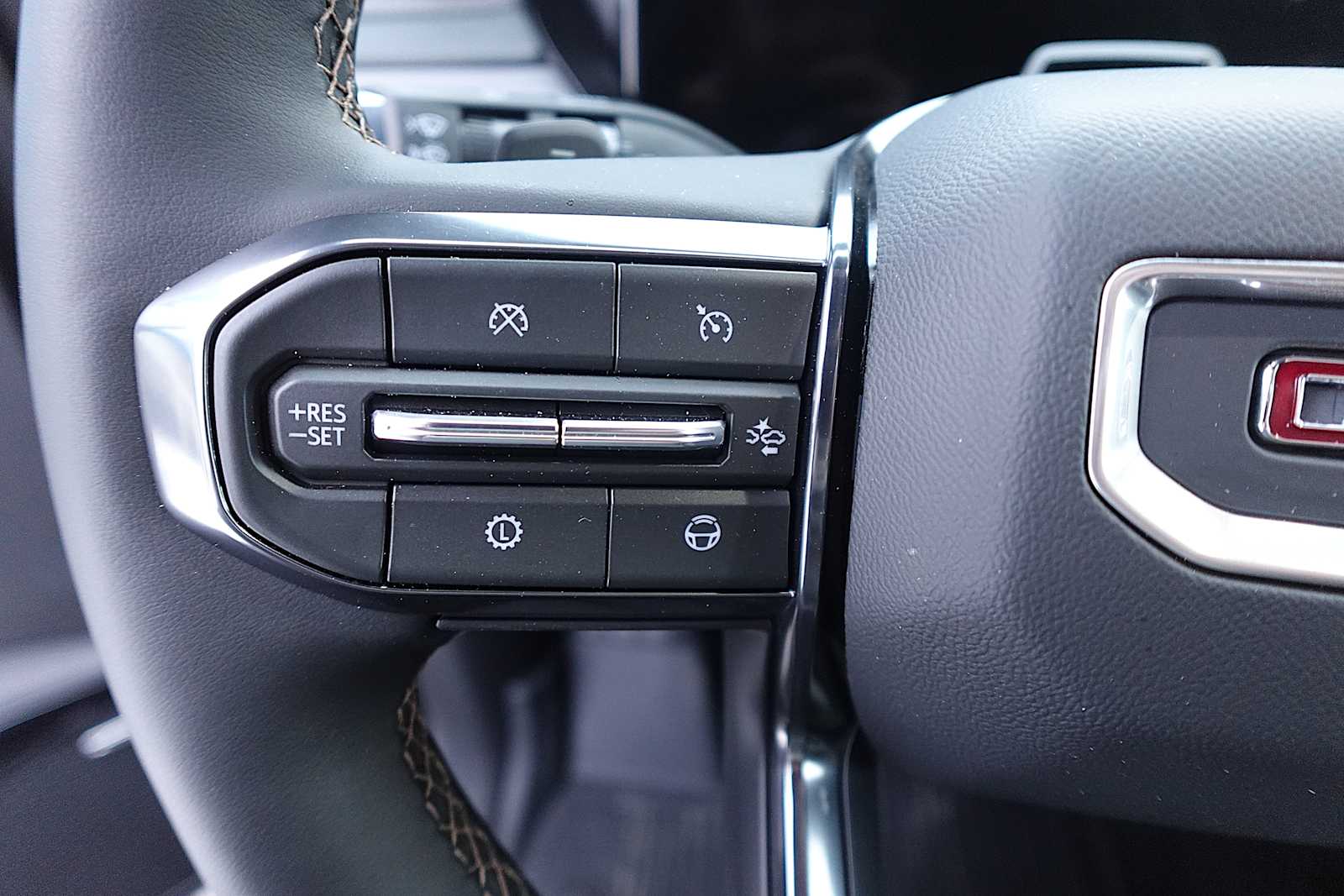2026 GMC Acadia AT4 - Photo 15