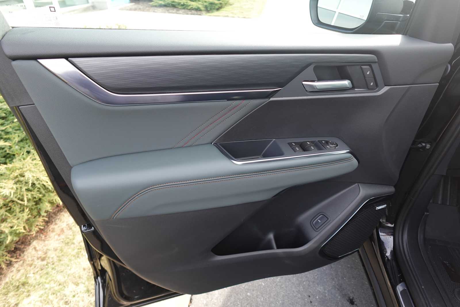 2026 GMC Acadia AT4 - Photo 10