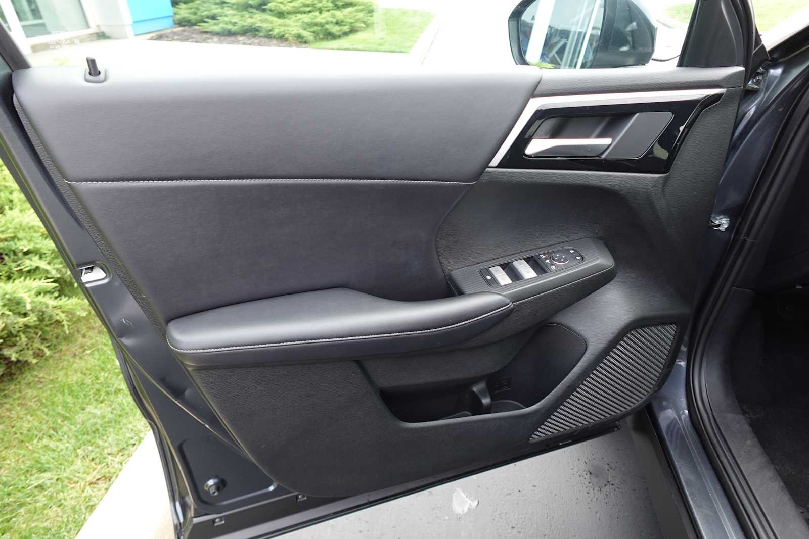 2024 Mitsubishi Outlander SE - Photo 11