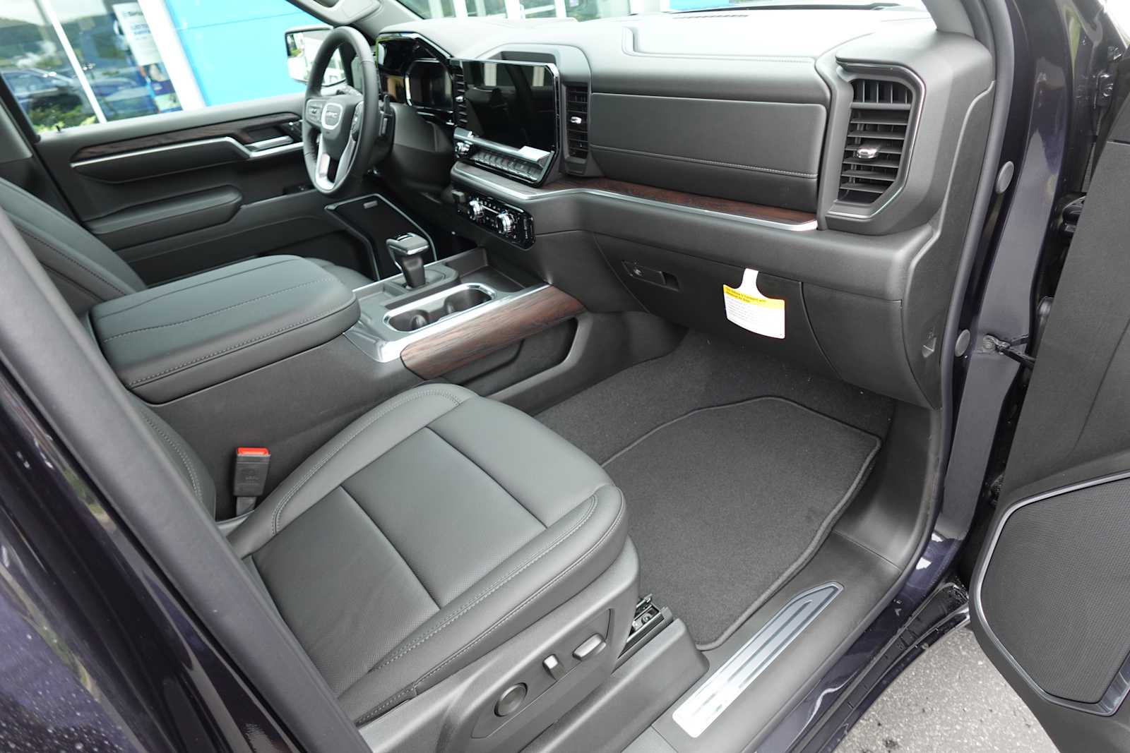 2026 GMC Sierra 1500 SLT - Photo 32
