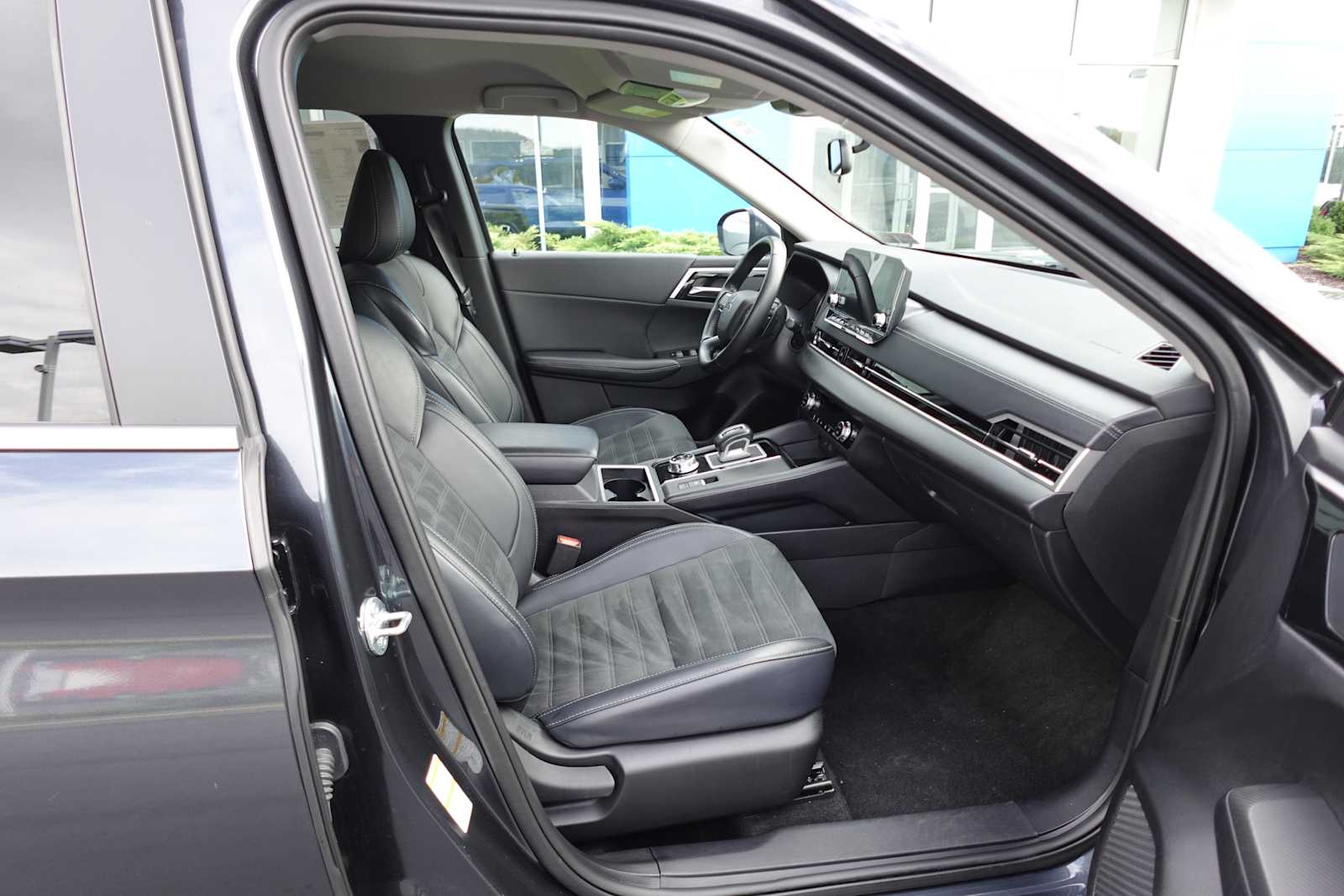 2024 Mitsubishi Outlander SE - Photo 29