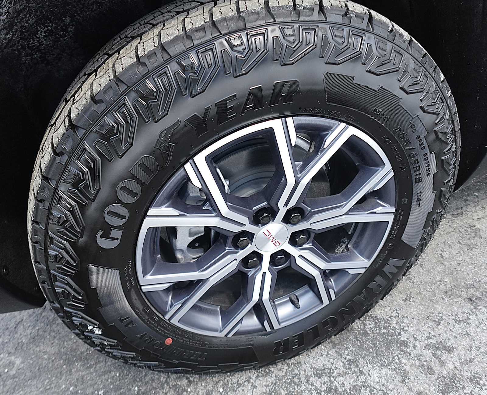 2026 GMC Acadia AT4 - Photo 35
