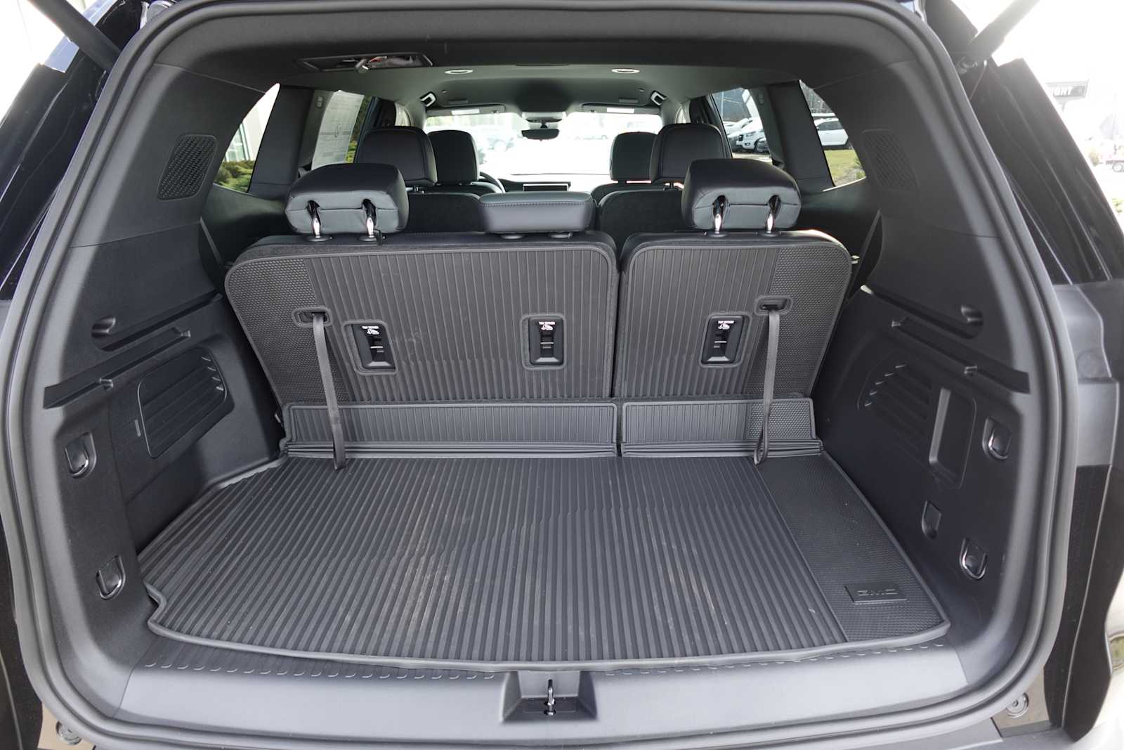 2026 GMC Acadia AT4 - Photo 26