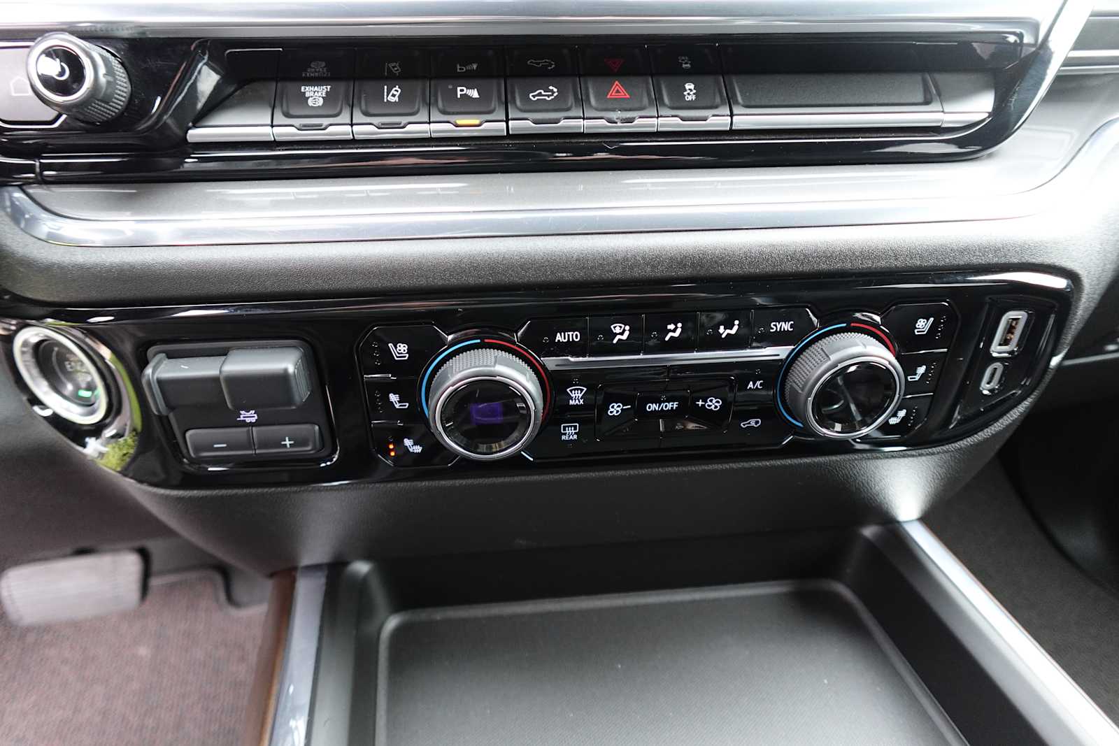 2024 Chevrolet Silverado 2500HD High Country - Photo 25