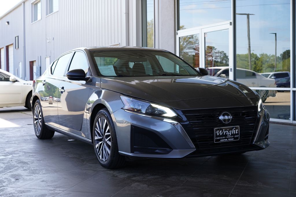 2024 Nissan Altima SV