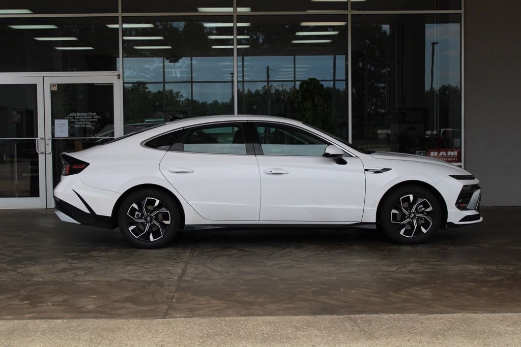 Used 2025 Hyundai Sonata SEL Sedan