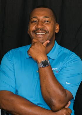 Staff member Sales Consultant from a885391eafd6