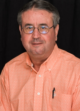 Staff member Sales Consultant from a885391eafd6