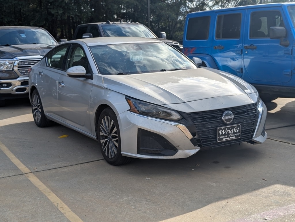 2023 Nissan Altima SV