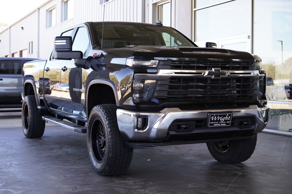 2024 Chevrolet Silverado 2500HD LT's photo