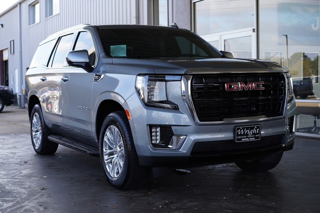 2024 GMC Yukon SLE's photo