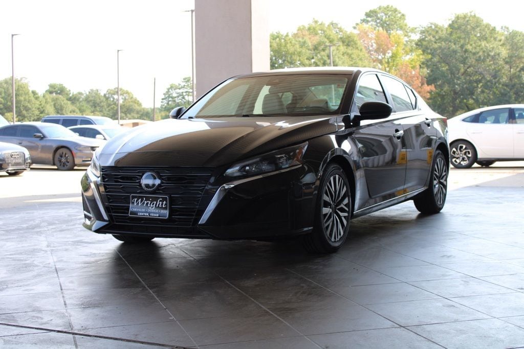 Used 2025 Nissan Altima 2.5 SV Sedan