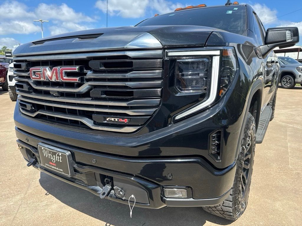 2023 GMC Sierra 1500 AT4X Crew Cab 4WD
