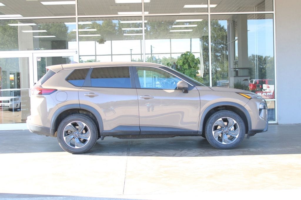 Used 2025 Nissan Rogue SV SUV