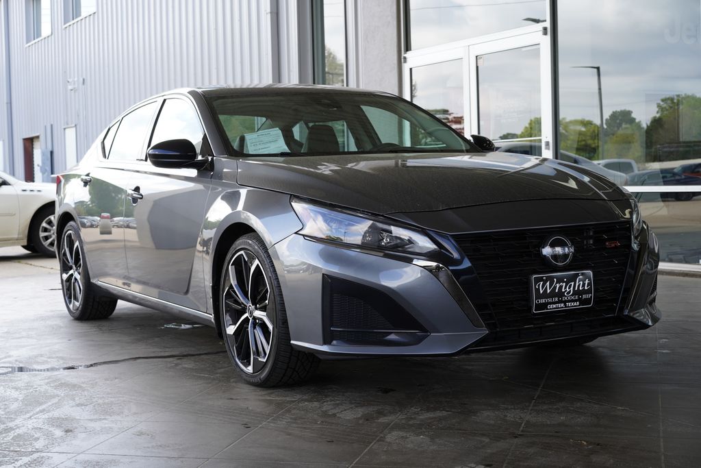 2024 Nissan Altima SR