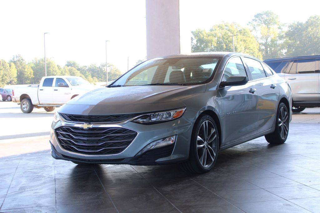 2024 Chevrolet Malibu LT with 2LT FWD