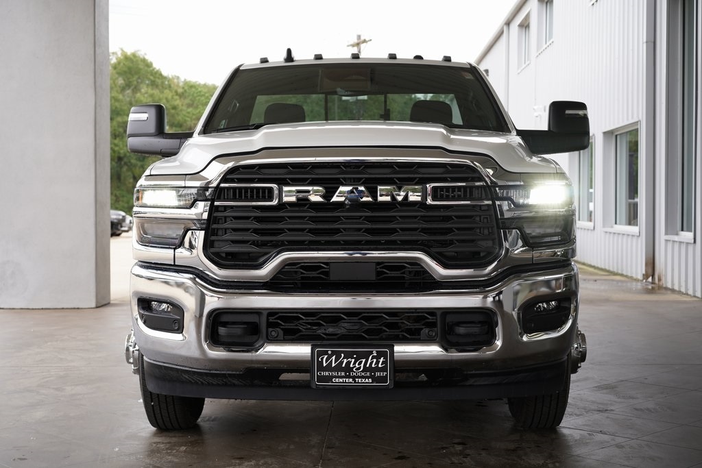 New 2026 Ram 3500 TRADESMAN REGULAR CAB 4X4 8' BOX Pickup