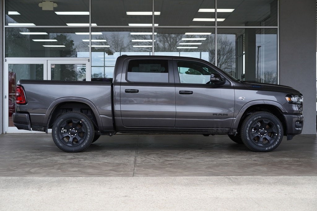 New 2026 Ram 1500 LONE STAR CREW CAB 4X4 5'7 BOX Pickup