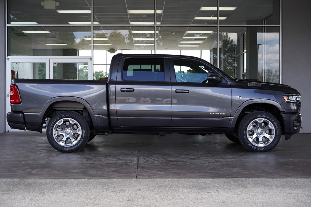 New 2026 Ram 1500 LONE STAR CREW CAB 4X4 5'7 BOX Pickup