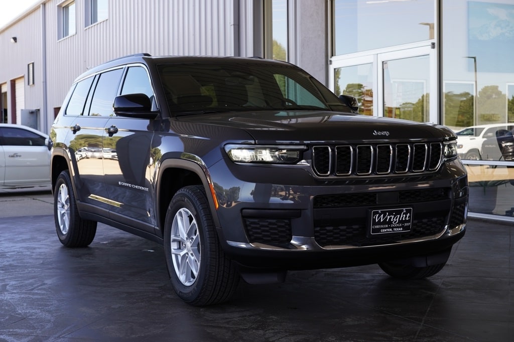 2025 Jeep Grand Cherokee L Laredo's photo