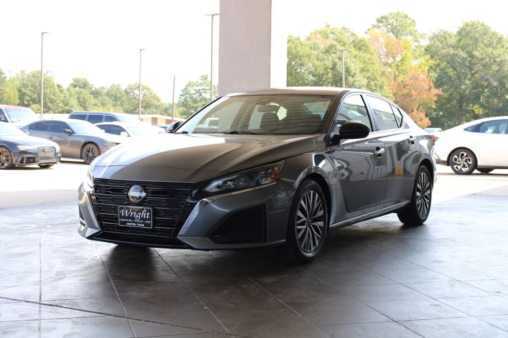 Used 2024 Nissan Altima 2.5 SV Sedan