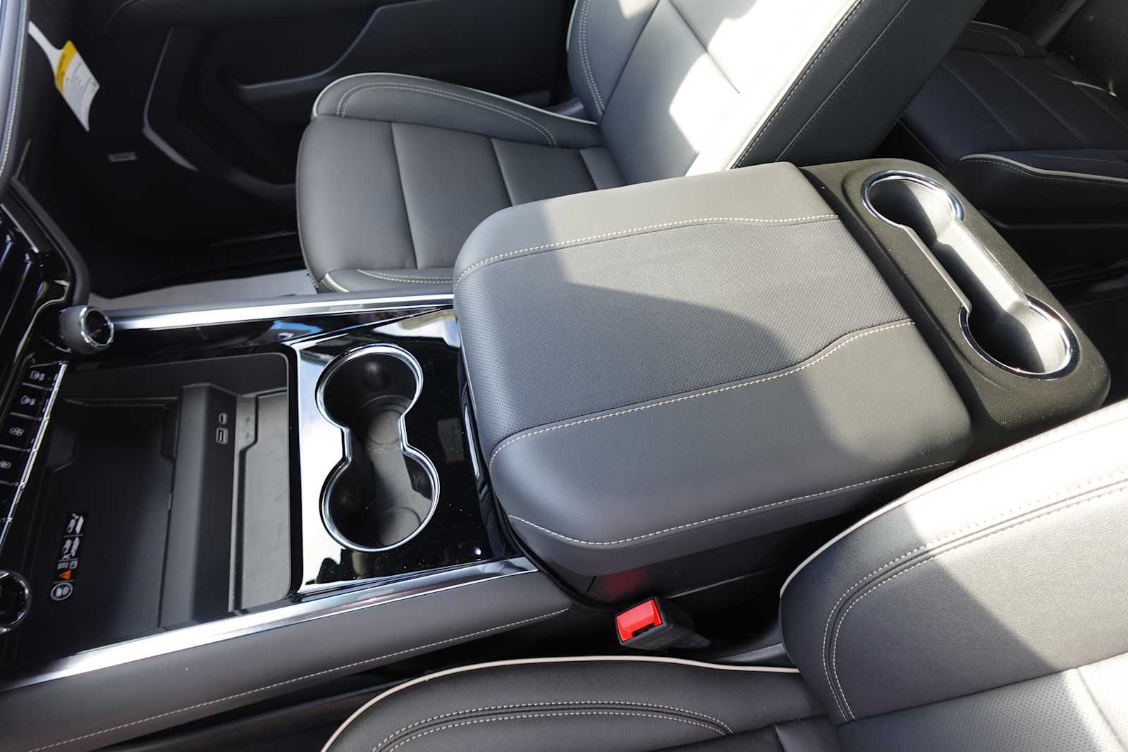 2026 Chevrolet Tahoe Premier - Photo 23