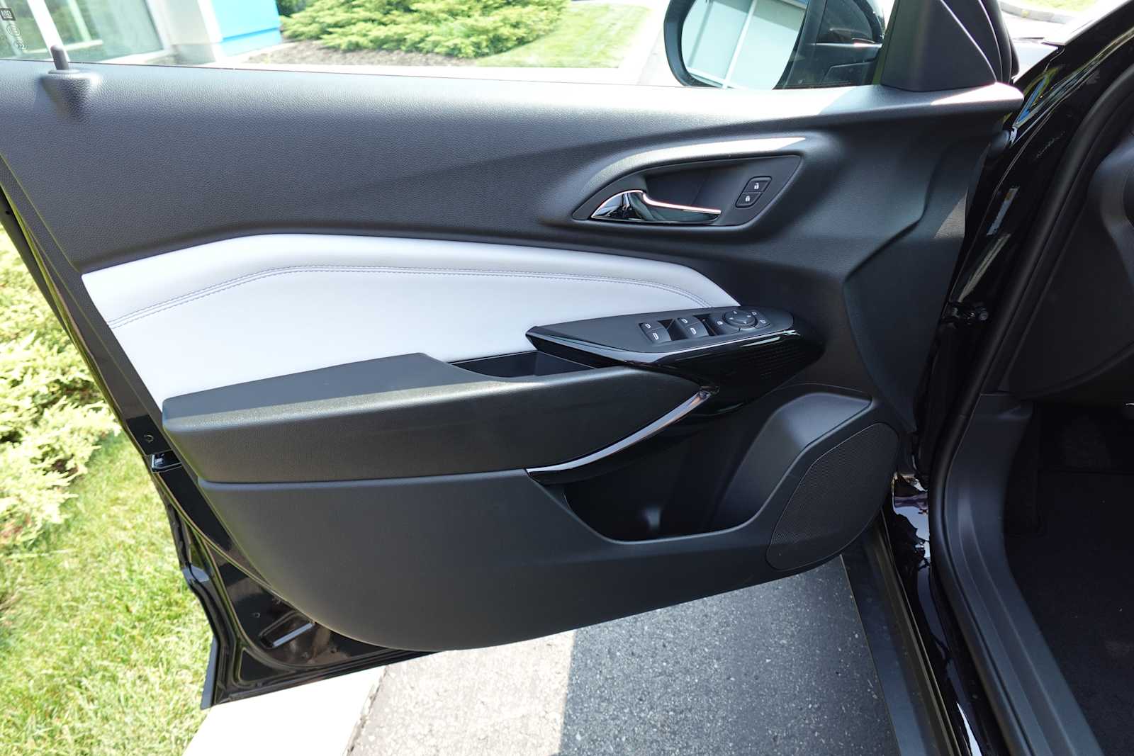 2026 Chevrolet Trax LT - Photo 11