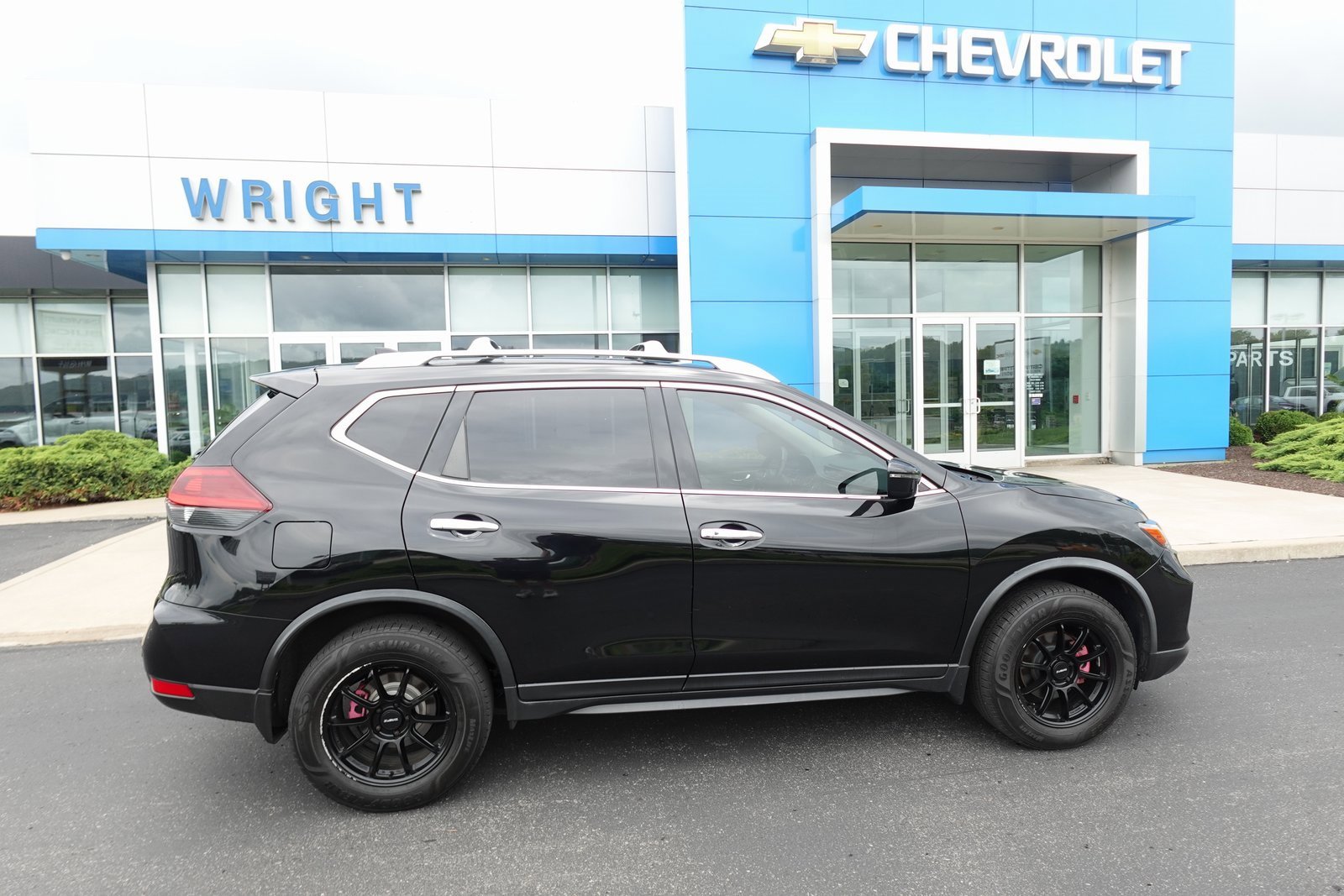 Used 2020 Nissan Rogue SV with VIN JN8AT2MV1LW135880 for sale in Baden, PA