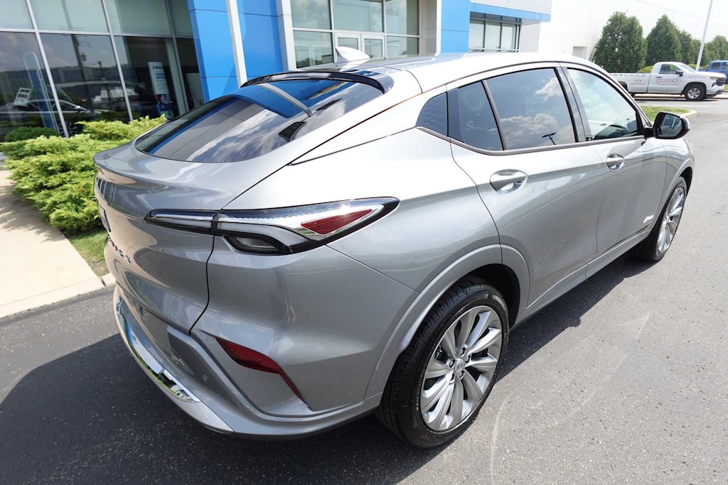 New 2025 Buick Envista Avenir SUV