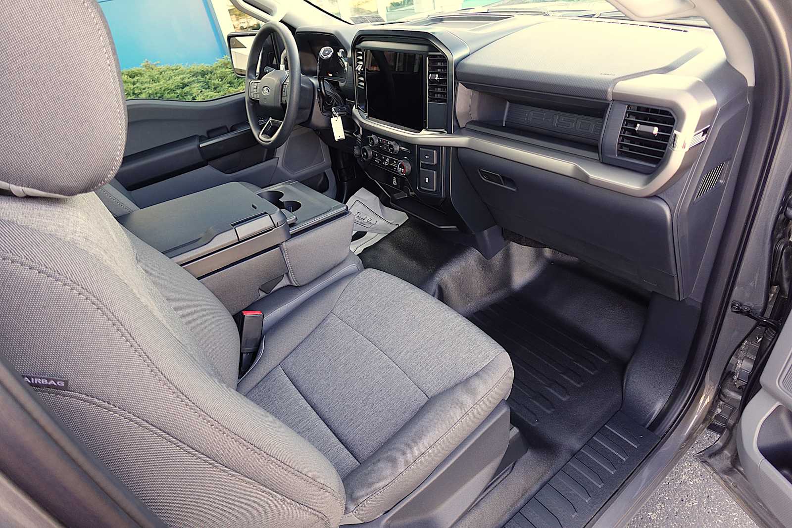 2025 Ford F-150 XL - Photo 27