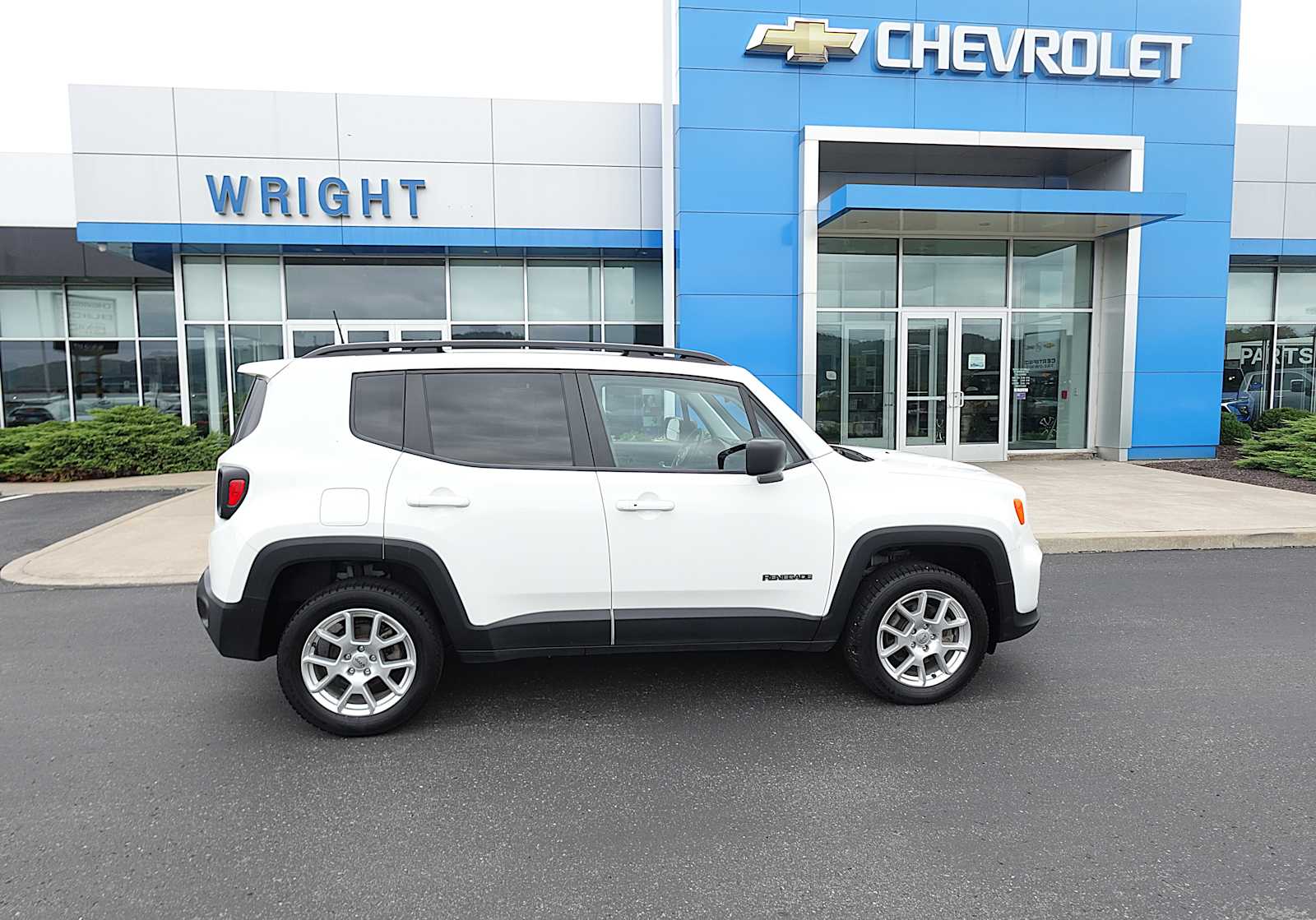 Used 2022 Jeep Renegade Latitude with VIN ZACNJDB16NPN77677 for sale in Baden, PA