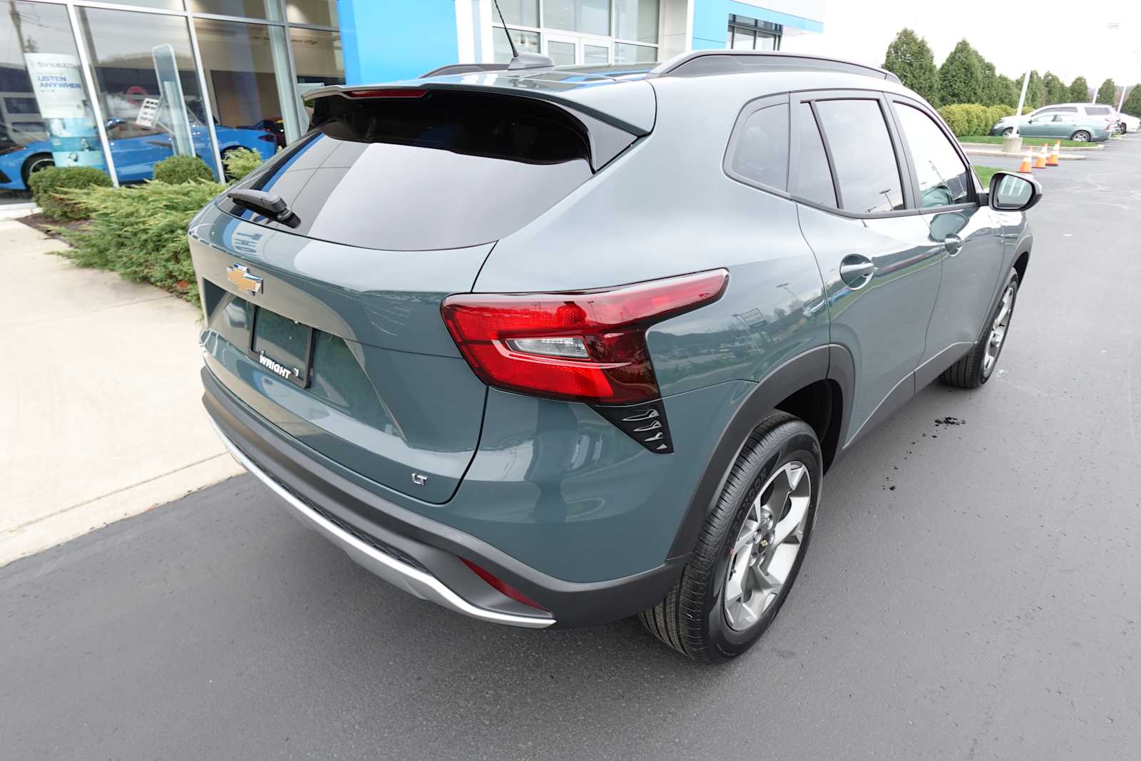 2025 Chevrolet Trax LT photo 3