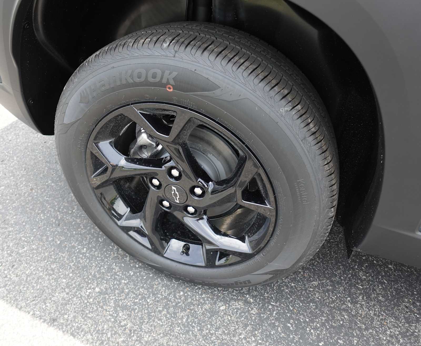 2026 Chevrolet Trax LT - Photo 32