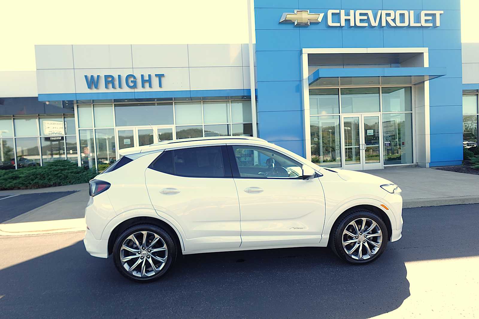 2024 Buick Encore GX Avenir Sport photo 2