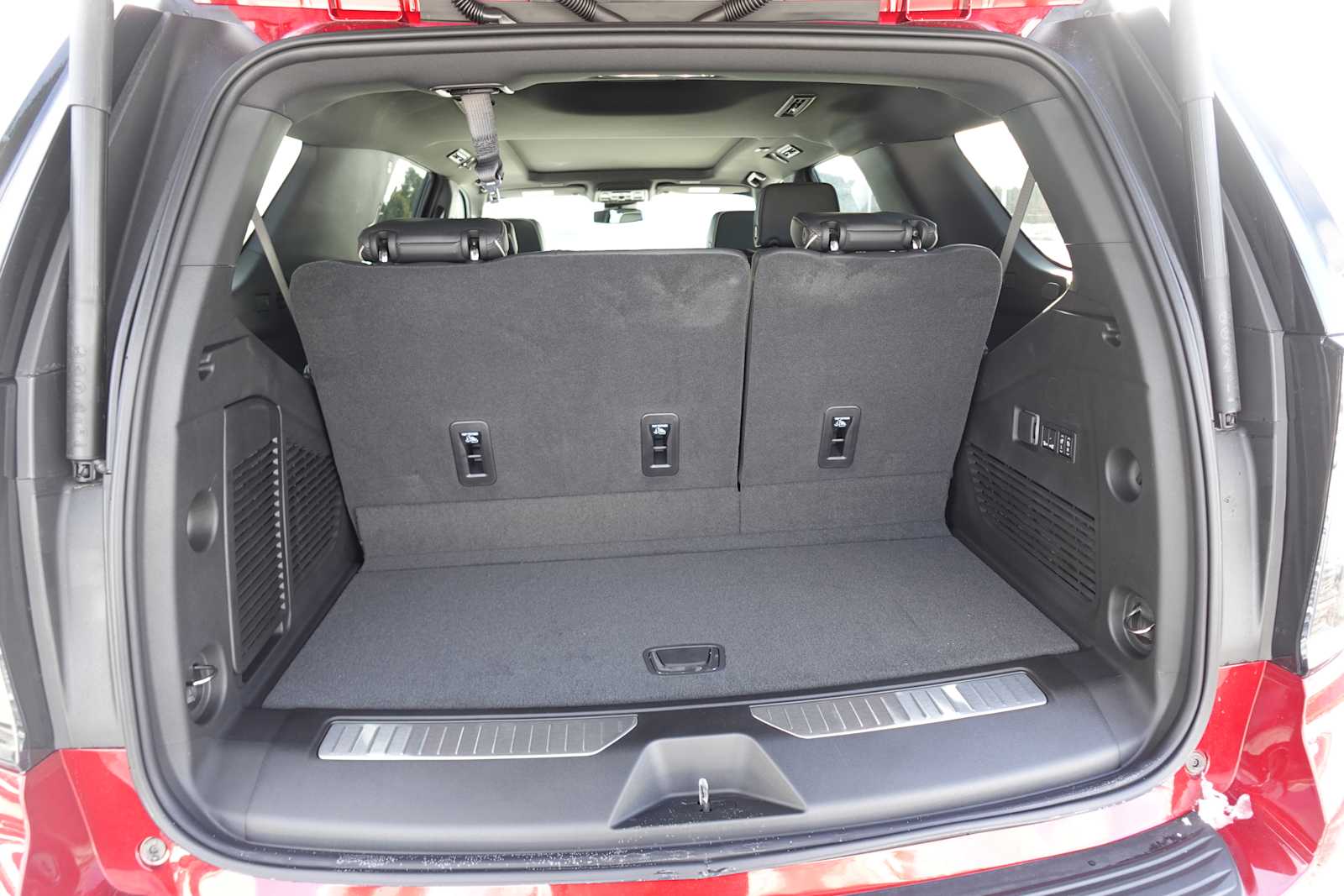 2026 Chevrolet Tahoe Premier - Photo 28